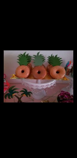 Pineapple cupcake toppers or donut toppers