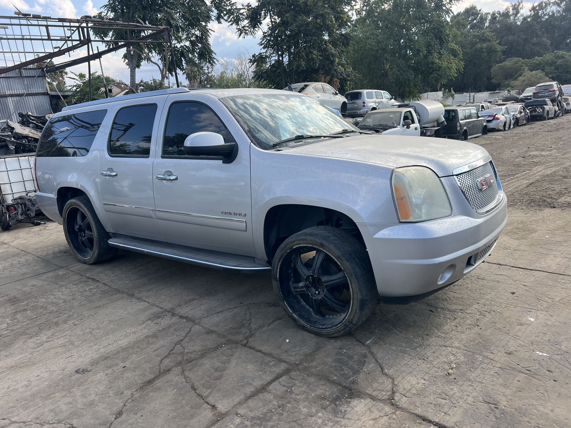 Parts 2011 GMC Yukon Xl Denali For Parts Only