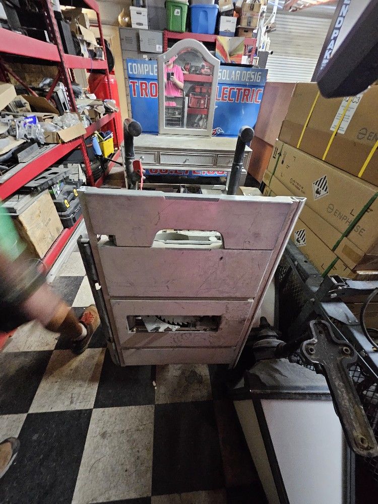 Porter- Cable Saw With Stand