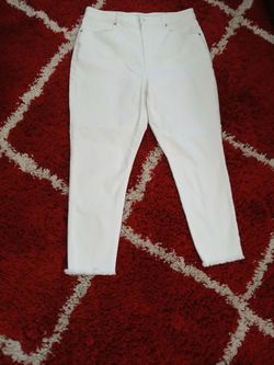 White Skinny Jeans with Raw Hem