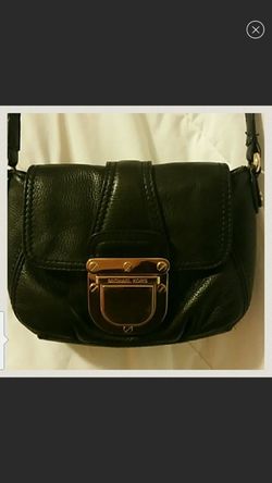 Authentic leather Michael Kors crossbody look at photos for measurements & info
