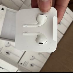 Headphone plugs EarPods