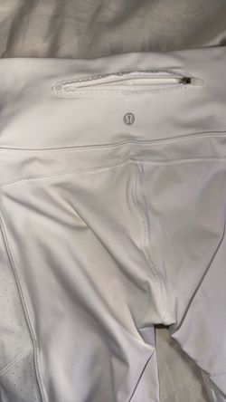 Lululemon size 6 el blanco y el morado es talla 8