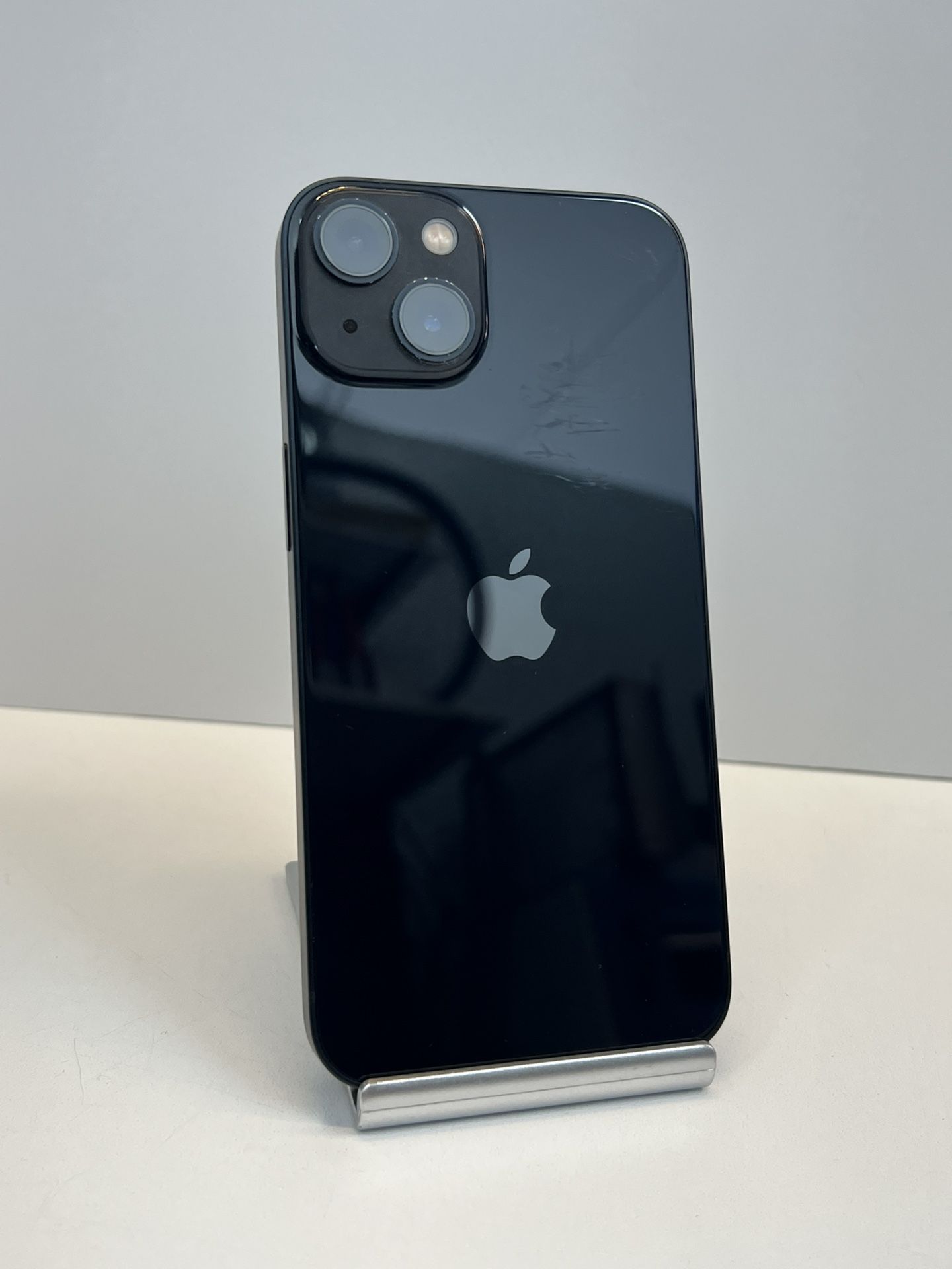Apple iPhone 13 128gb. ( Unlocked )