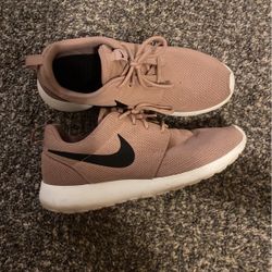 Nikes Size 8 