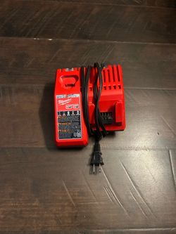 Milwaukee M12/M18 Charger