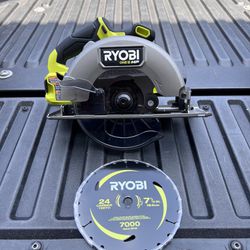 NEW RYOBI ONE+ HP 18V Brushless Cordless 7-1/4 in. Circular Saw (Tool Only)