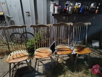 4 chairs (Im in Stockton ca near hammer and eldorado st 95210)