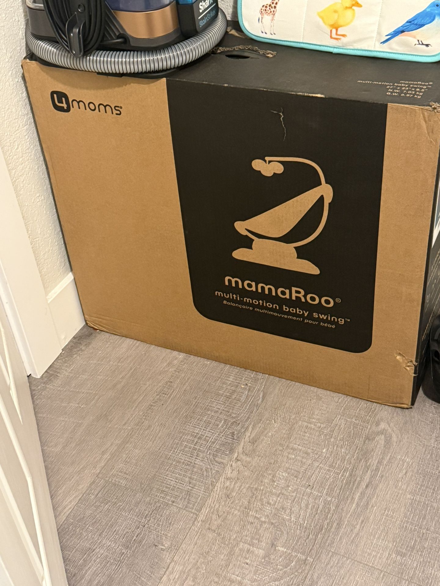 MAMARoo Never Used. 