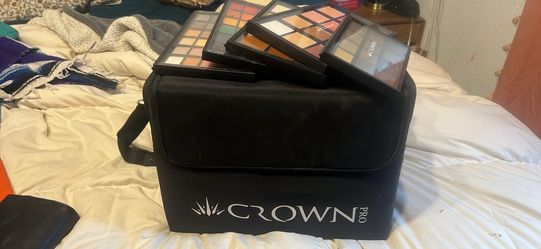 Crown Professional Make Up artistry travel kit