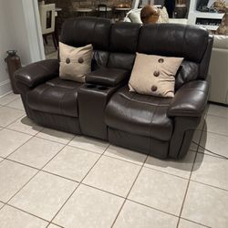 Doble Recliner With Center Console 