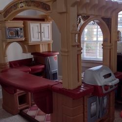 Step Two Grand Walk-in Kitchen