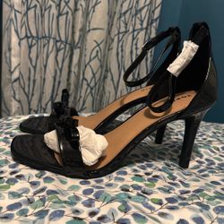 Size12W Black Heels