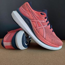 Title: ASICS Gel-Stratus 5 Running Shoes - Size 6 US