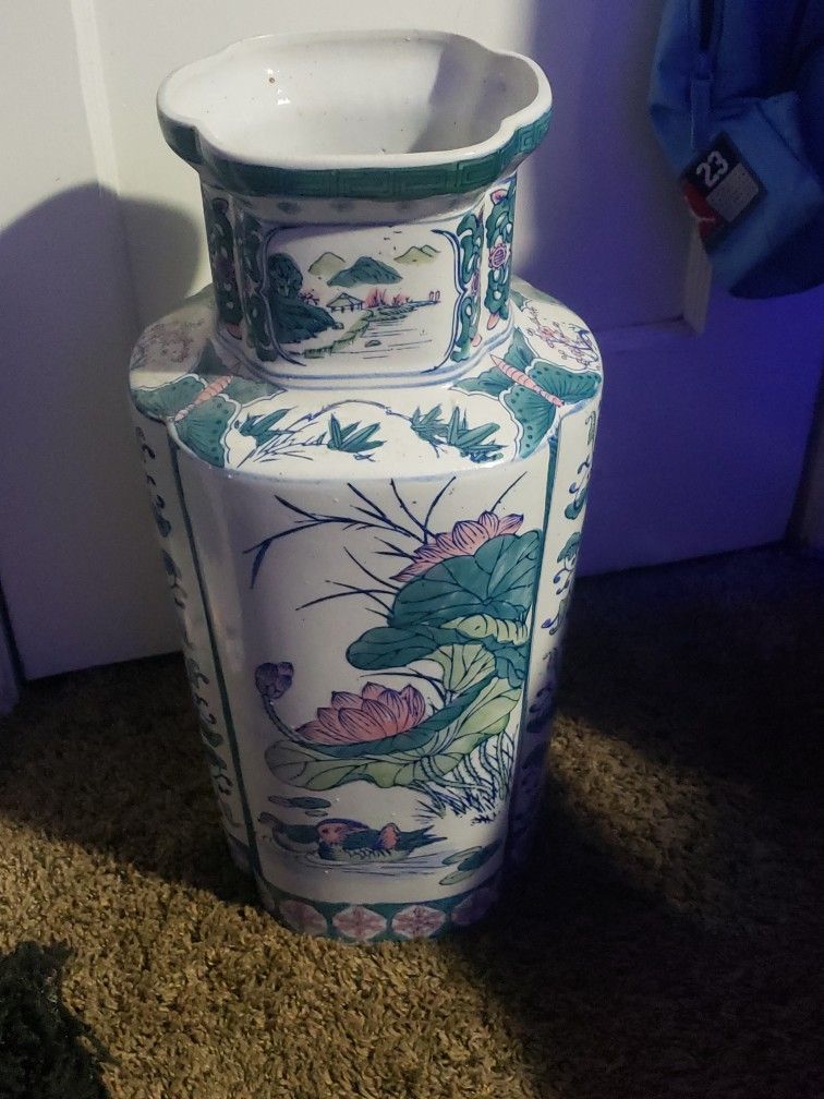 Large Vintage Chinoserie Vase