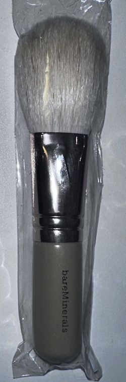 New BareMinerals Brushes Flawless Application Face Brush