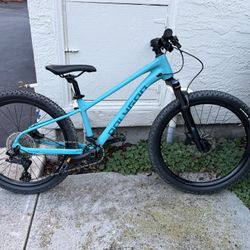 Polygon Xtrada Kids  24” Mountain Bike