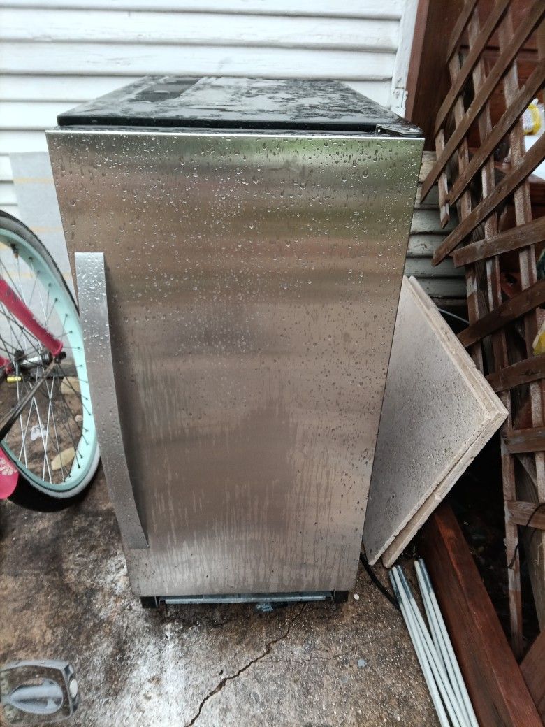 Icemaker