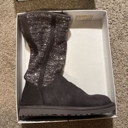 UGG Size 6 Boot