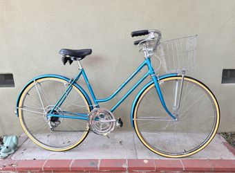 1975 Schwinn Suburban Ladies 10 Spd Bike