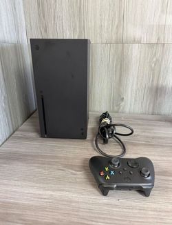 Xbox Series X 1 Terabyte Disc Edition - With Controller