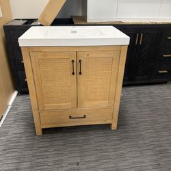 30” Bathroom Vanity In Wood Color 