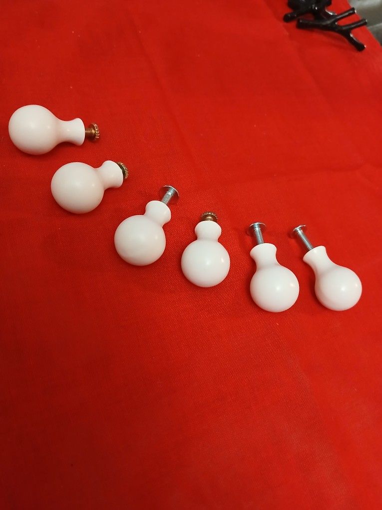 6 White Drawer Pulls