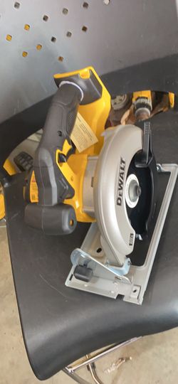 DEWALT 20-Volt MAX DCS393Lithium-Ion Cordless 6-1/2 in. Circular Saw (Tool-Only) Solo herramienta