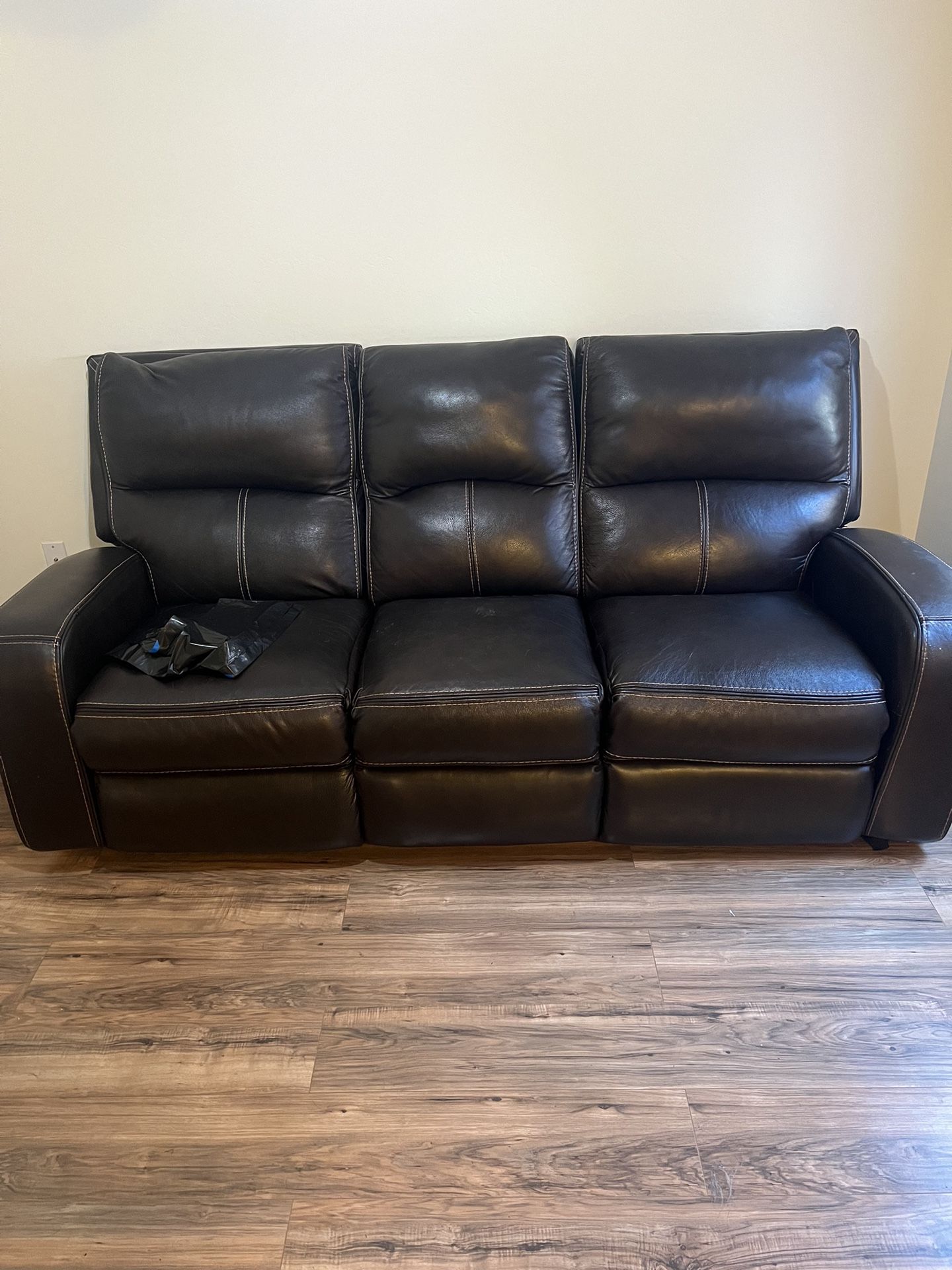 Leather Sofa for Sale in Bakersfield, CA OfferUp