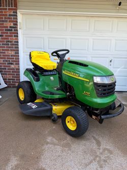 John Deere L110 42 Inch Riding Lawnmower