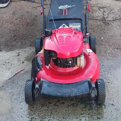 Craftman Push Law Mower In Good Working Condition 