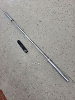 Titan Fitness olympic bar