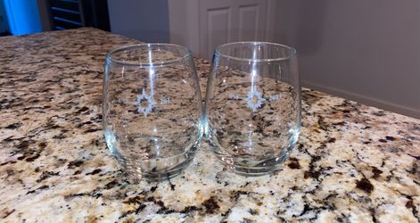 Small stemless wine glasses