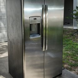 Side By Side Refrigerator Freezer