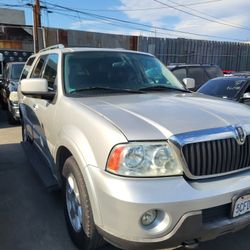 2004 Lincoln Navigator