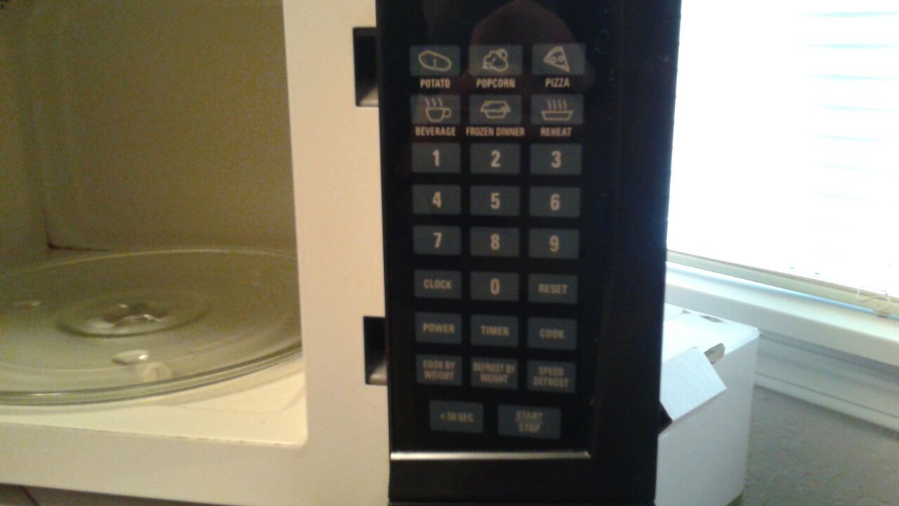 Rival 900 watt microwave. Like New for Sale in Covington, WA OfferUp