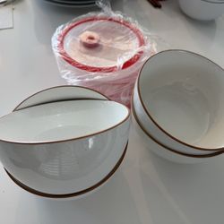 Ceramic Bowl Set – 4 Bowls + 4 Lids (28 oz)