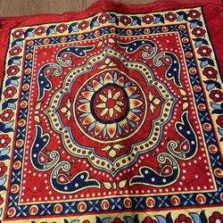 RED VELVET RITUAL CARPET MAT