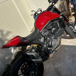 Ducati Monster 2021