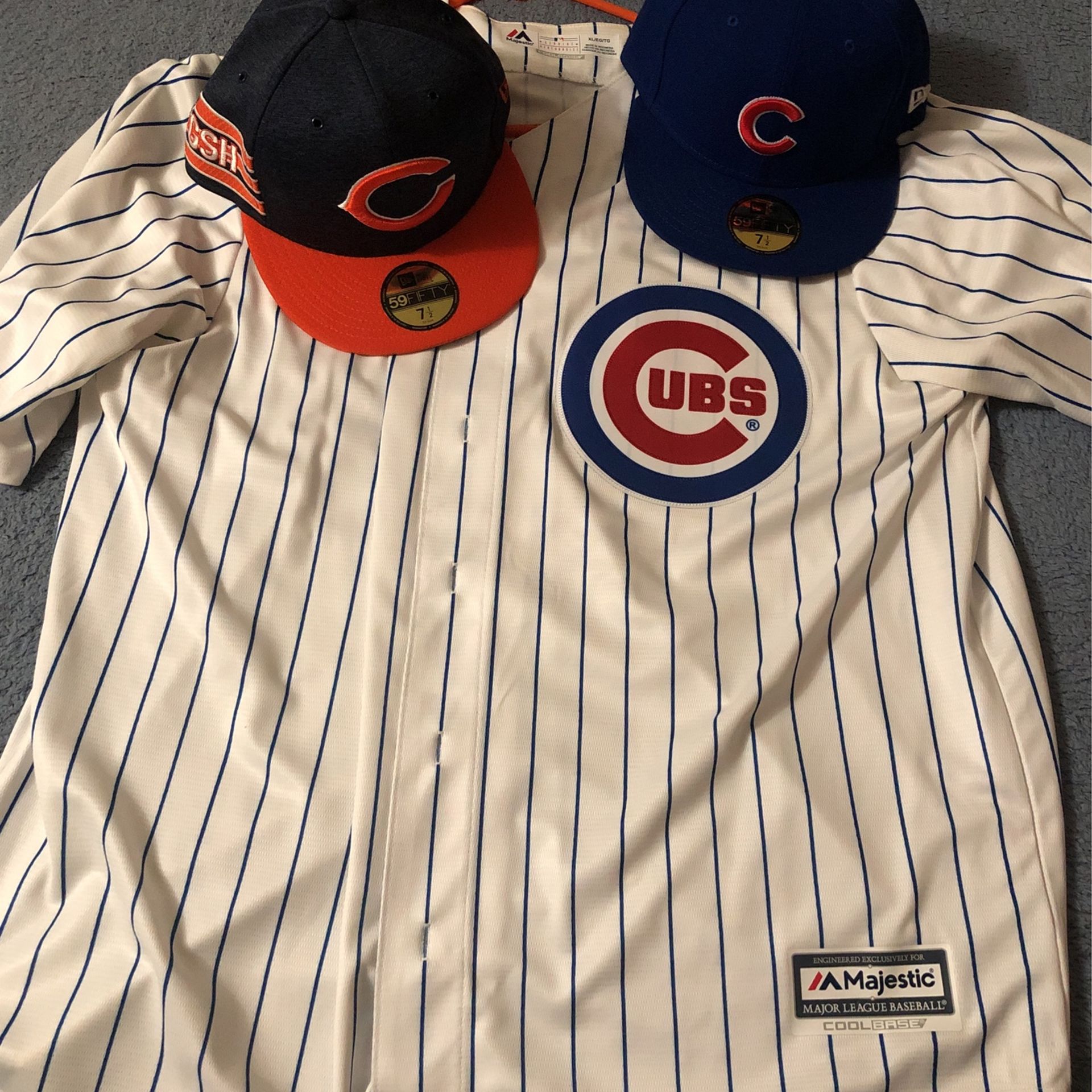 Cubs Jersey with Cubs Cap/bears Cap