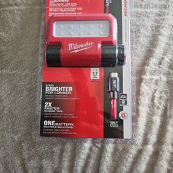 Milwaukee Rechargeable Flash Light 