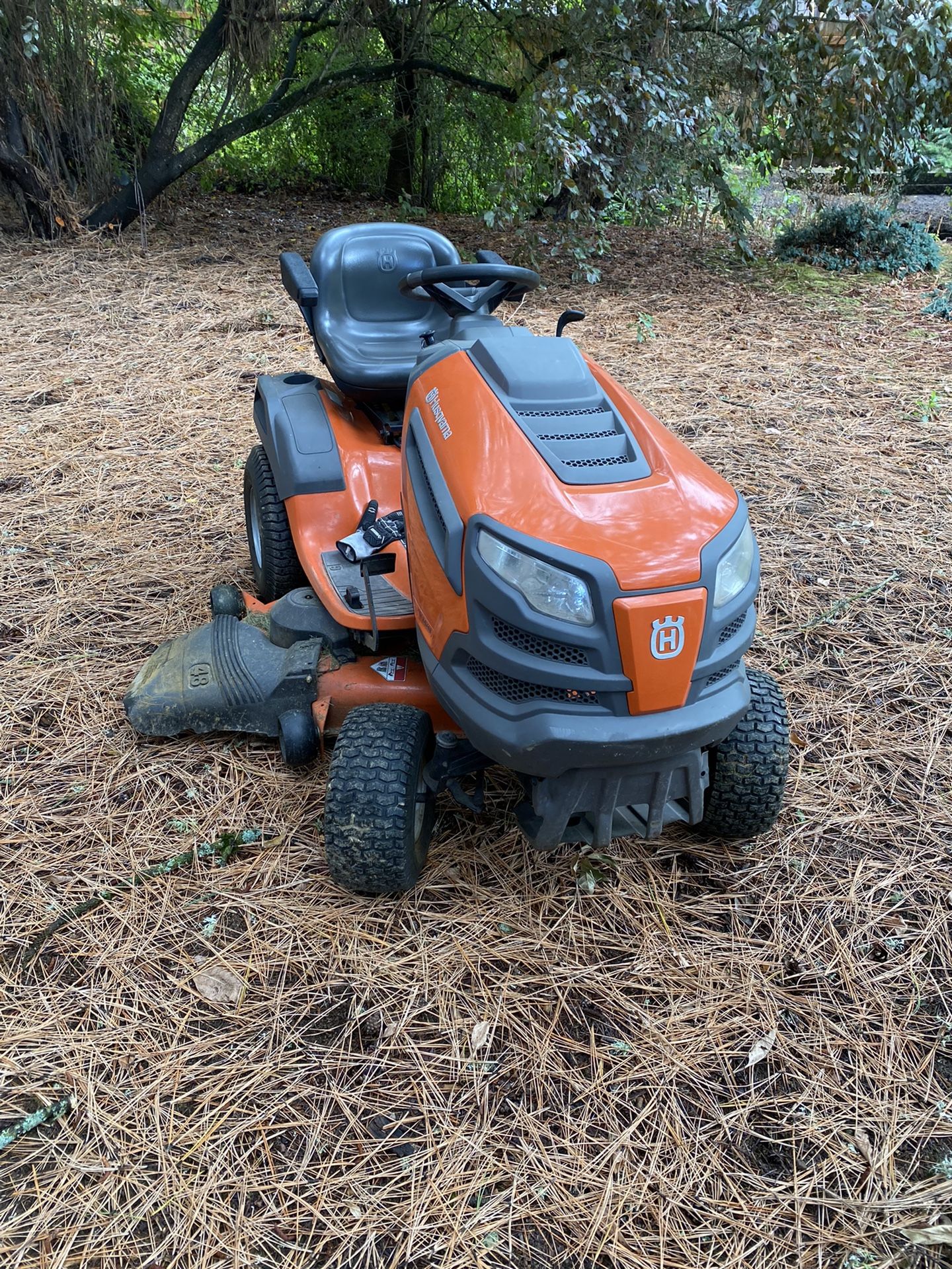 2015 Husqvarna 48” Riding Lawn Mower