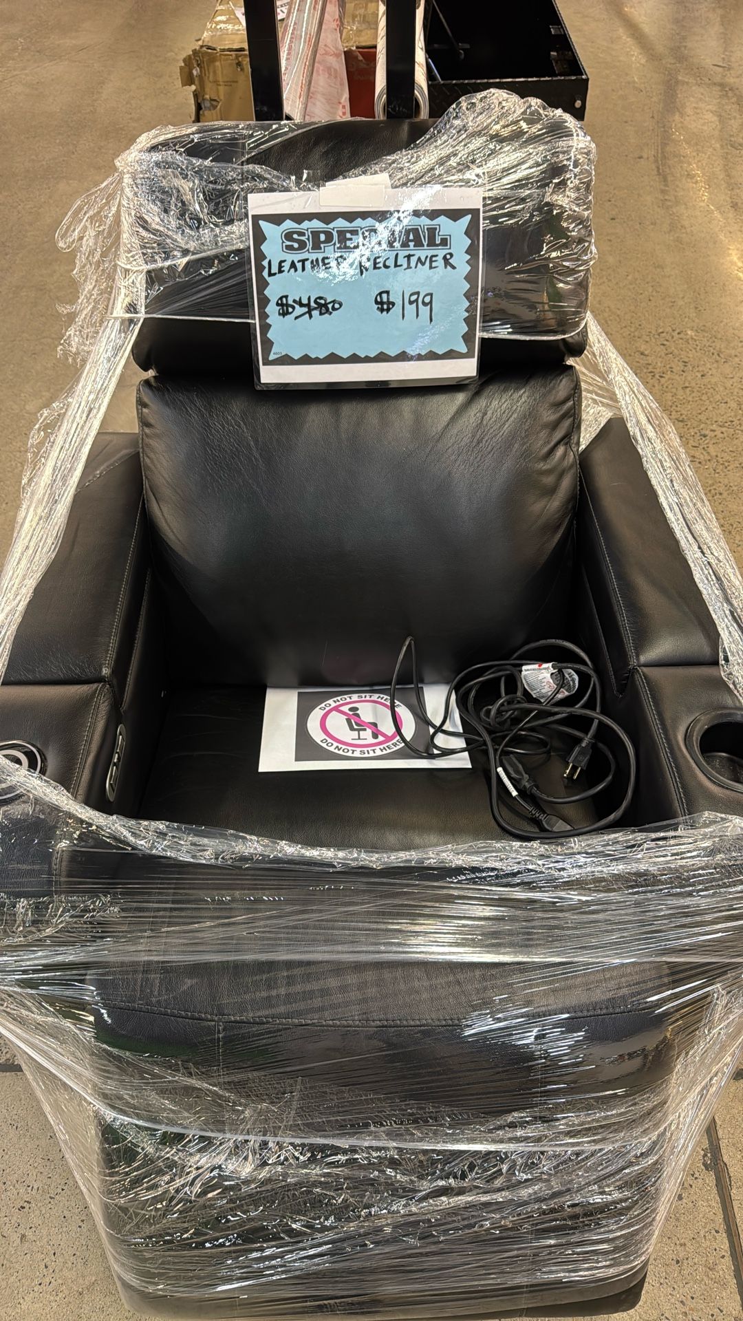 LEATHER RECLINER CHAIR WITH LED LIGHTS