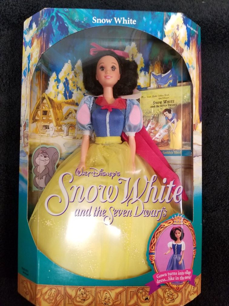 1992 Snow White Barbie Doll