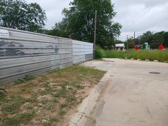 En Renta Esta Yarda Buena Para Guardar Trocas O Trailer