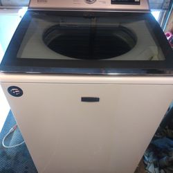 MAYTAG WASHER WITH FAUCET 5.3 CUFT CAPACITY 