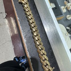 14k 257.2 Gram Cuban Bracelet 8.5” 19mm