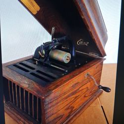 Antique Thomas Edison Amberola hand cranked phonograph cylinder player