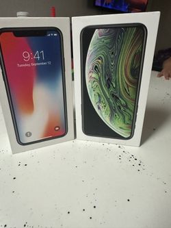 2 Apple iPhone Boxes