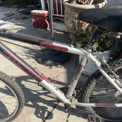 Trek Mountain/roadbike